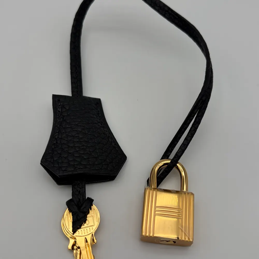Hermès Birkin 35 Togo Black Gold Hardware, view 13
