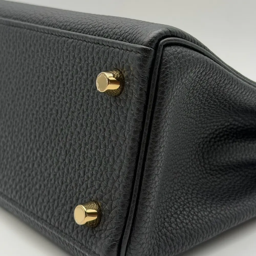 Hermès Kelly 25 Togo Black Gold Hardware, vista 14