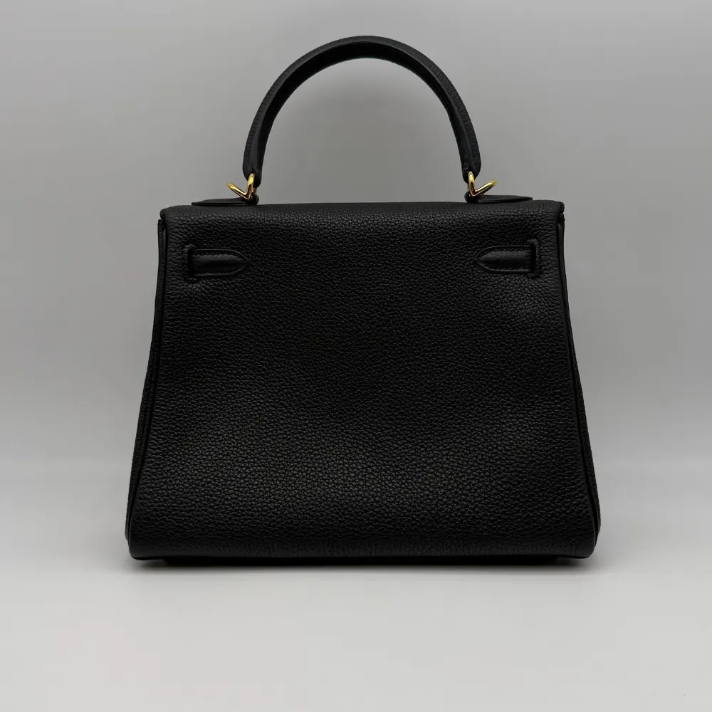 Hermès Kelly 25 Togo Black Gold Hardware, vista 3