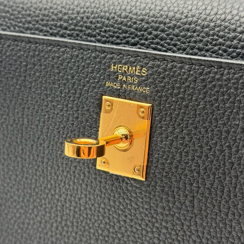 Hermès Kelly 25 Togo Black Gold Hardware, vista 9