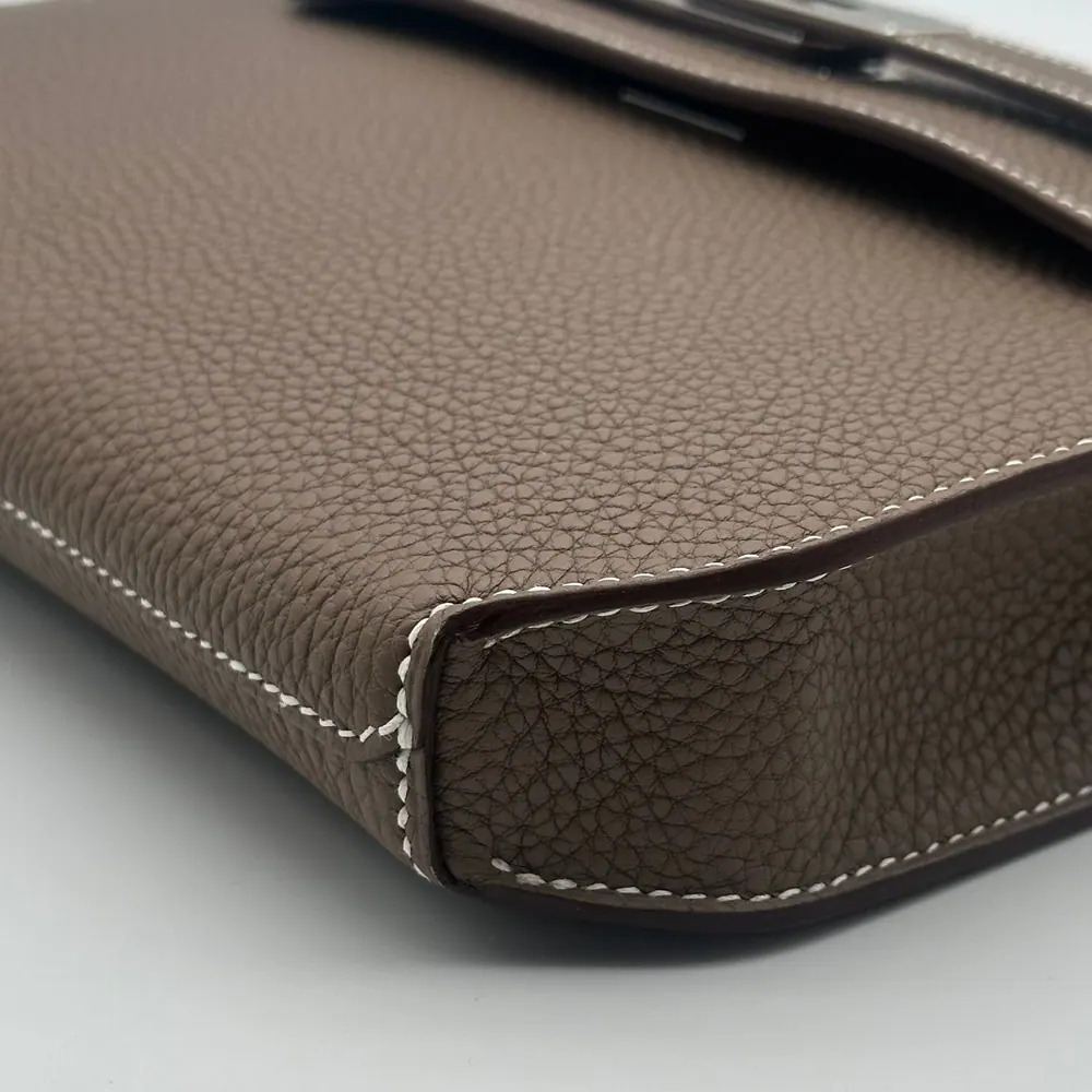 Hermès Kelly Dépêches 25 Togo Etoupe Palladium Hardware, vista 5