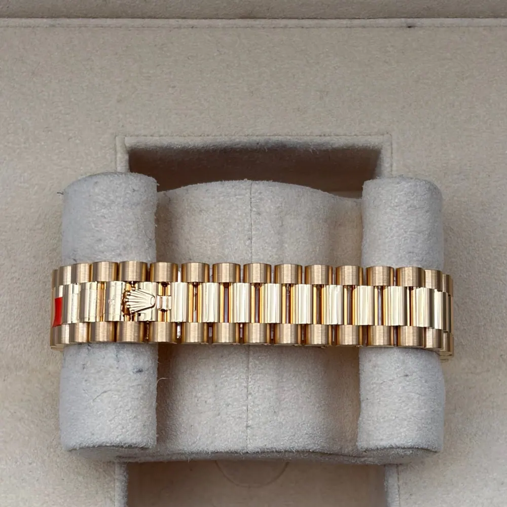 Rolex Datejust 31mm Gold Mother Of Pearl Dial RBR, vista 3
