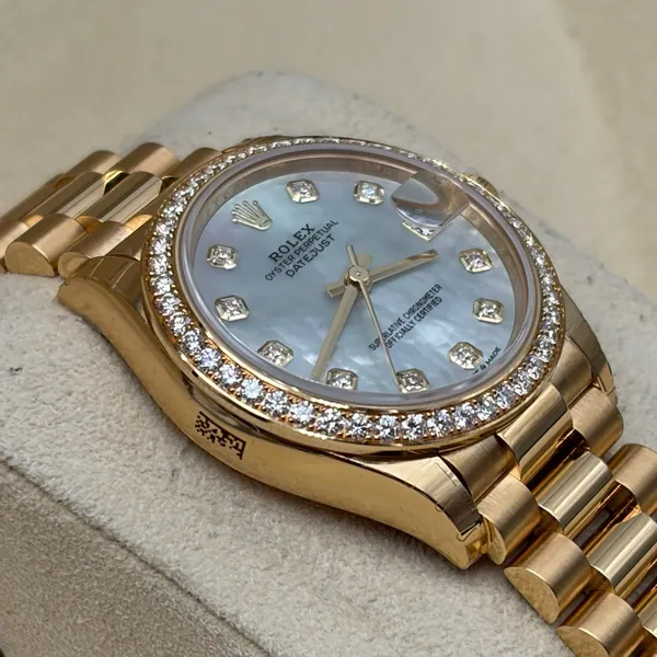 Rolex Datejust 31mm Gold Mother Of Pearl Dial RBR, segunda vista