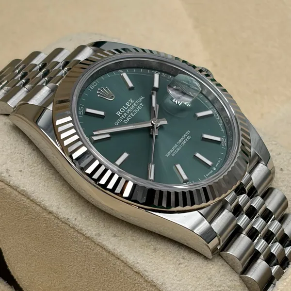 Rolex Datejust 41mm Green Dial Jubilee, segunda vista