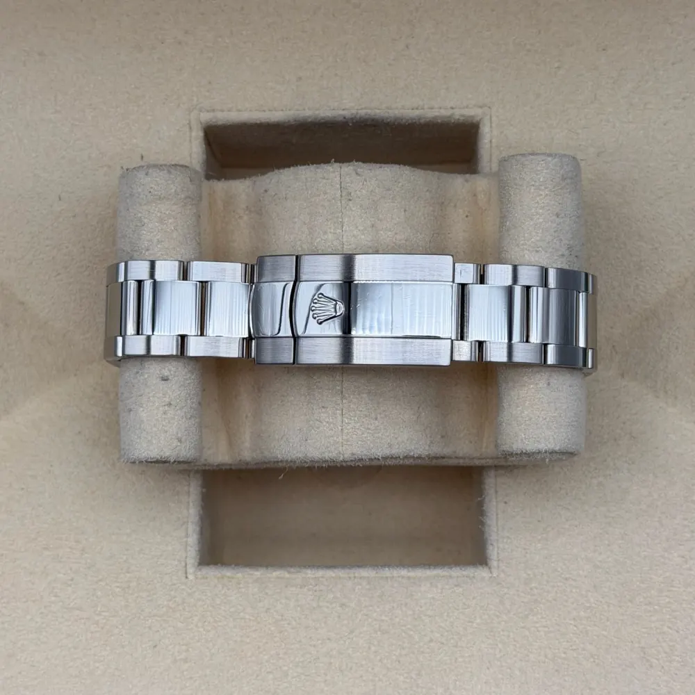 Rolex Datejust 41mm Steel Rhodium Dial, vista 3