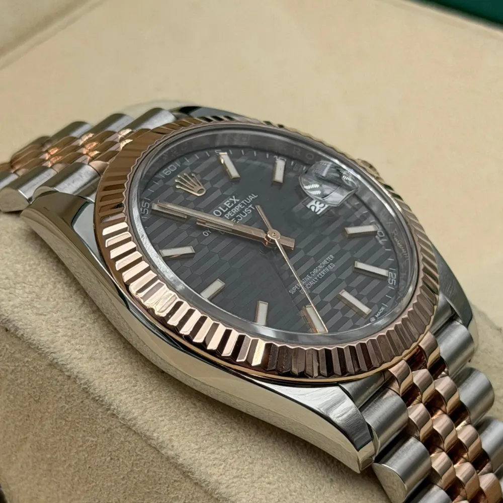 Rolex Datejust 41mm Steel & Rose Gold Grey Motif Dial, vista 2