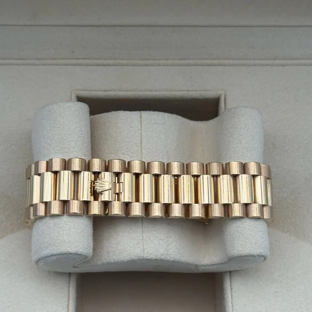 Rolex Day Date 40mm Gold Green Ombre Dial, vista 3