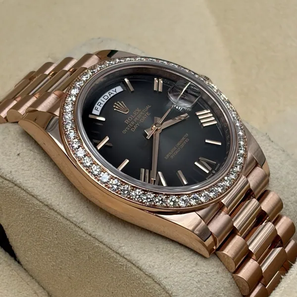 Rolex Day Date 40mm Rose Gold Black Ombre Dial RBR, segunda vista