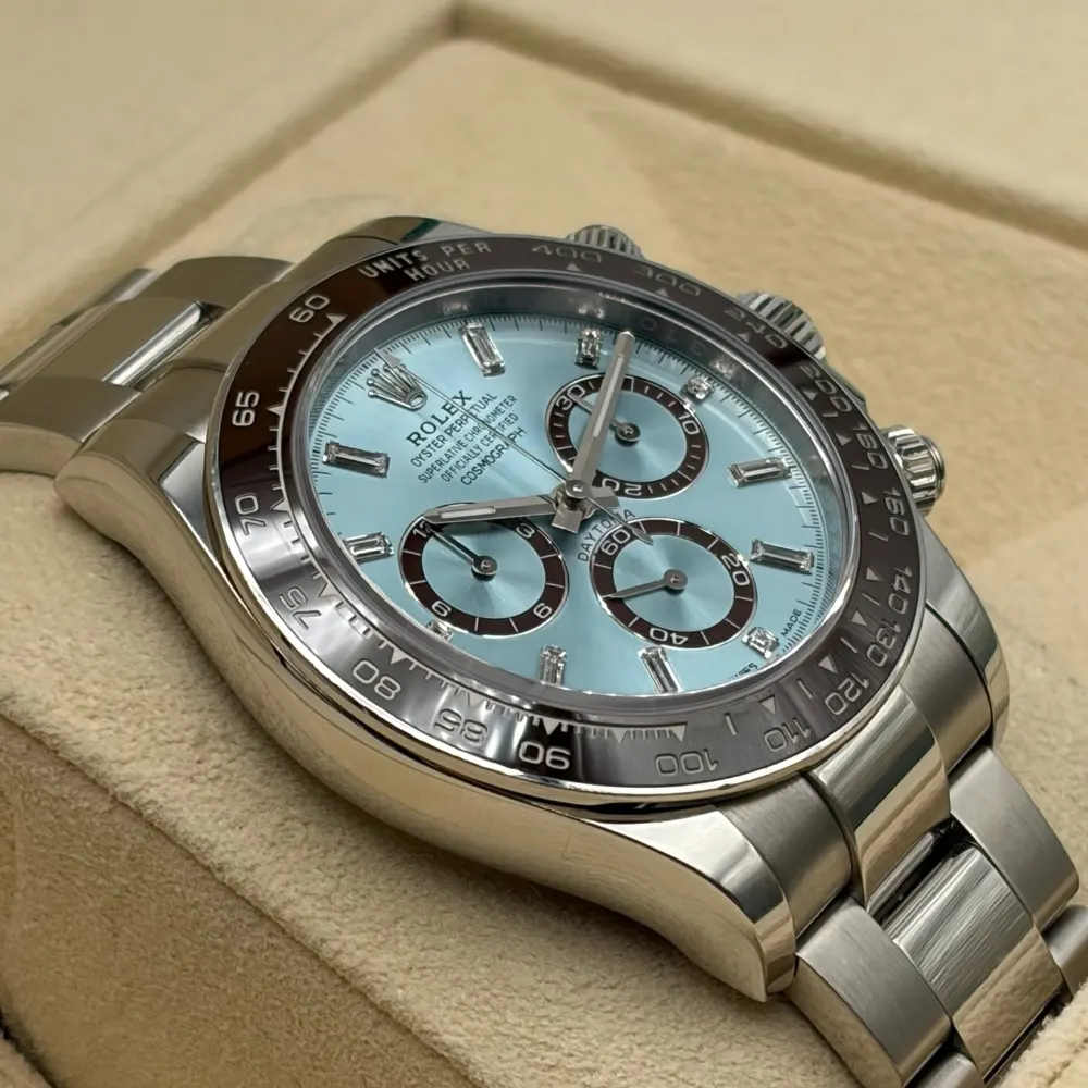 Rolex Daytona 40mm Platinum Ice Blue with Baguette Dial, vista 2