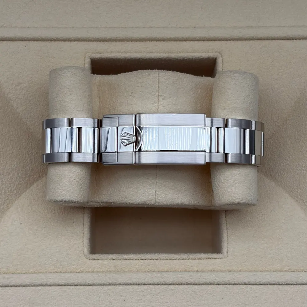 Rolex Daytona 40mm Platinum Ice Blue with Baguette Dial, vista 3