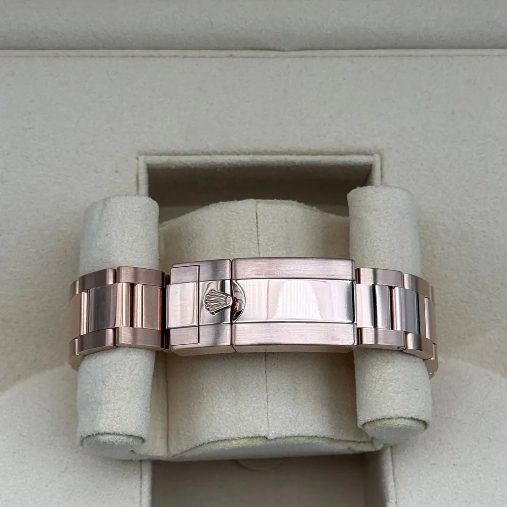Rolex Daytona Rose Gold Chocolate Dial, view 3