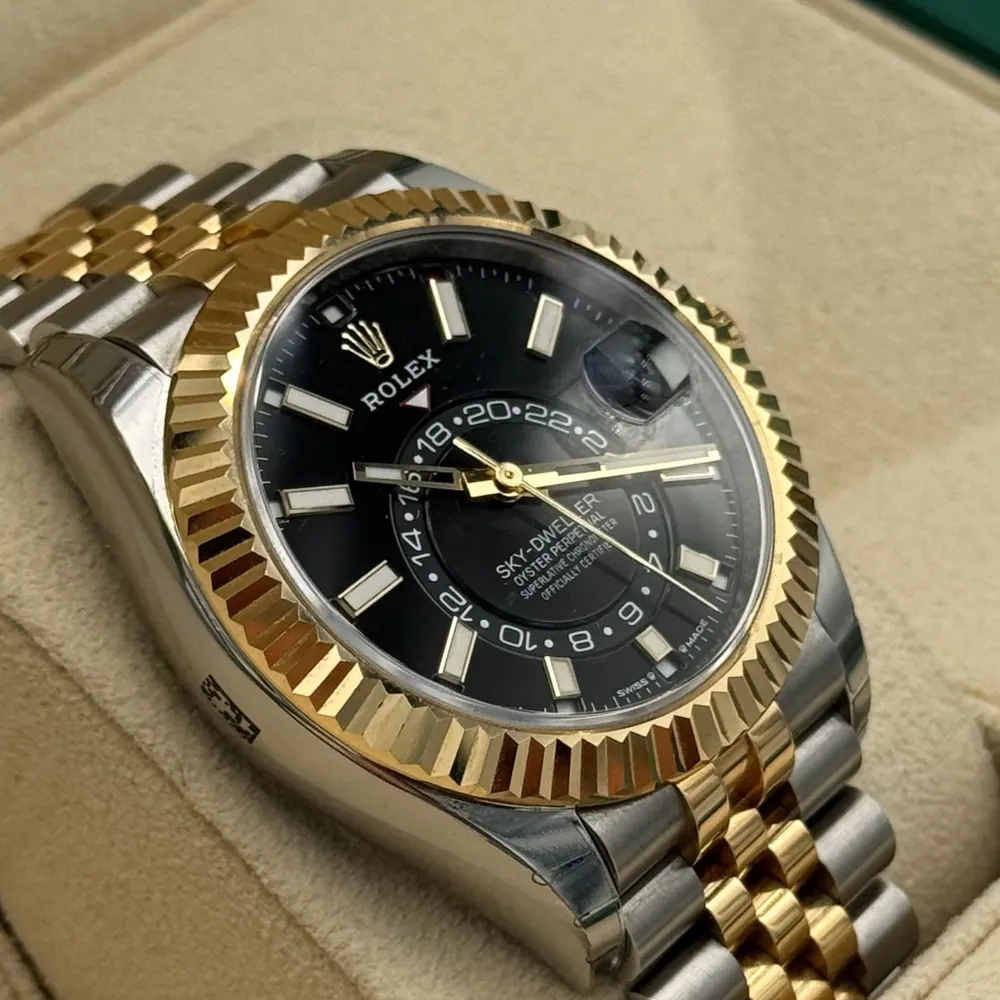 Rolex Sky Dweller Steel/Gold Black Dial, vista 2
